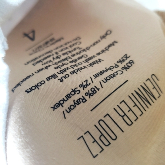 JENNIFER LOPEZ Gold Studded Stretch High Rise Denim Shorts White Size 4 - Picture 6 of 7